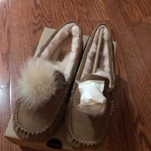 NWT Ugg Slippers!!